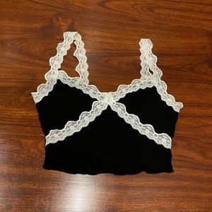 SHEIN BLACK AND WHITE CROP TOP